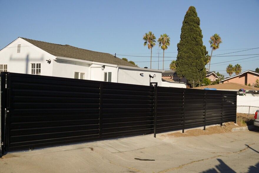 Building Photo - 3053 Valle Ave