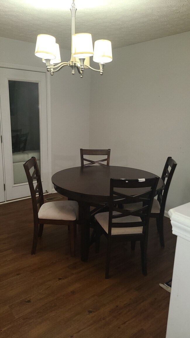 Building Photo - 406 Old Towne Rd