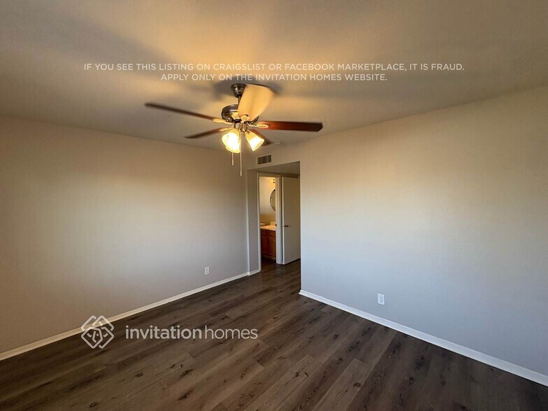 Building Photo - 2210 W Greenbriar Dr