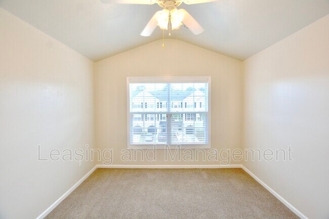 Building Photo - 1402 Hamlin Park Cir