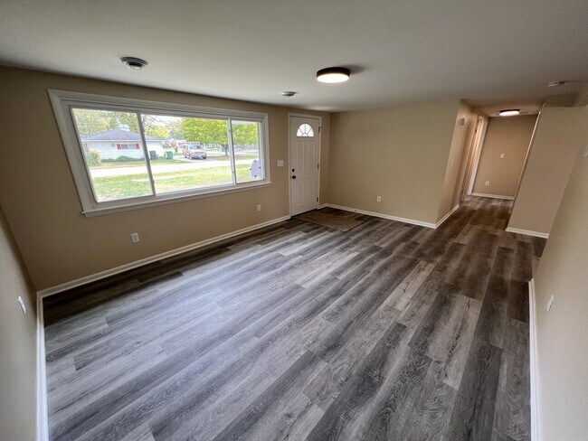 Building Photo - Roland Single Family