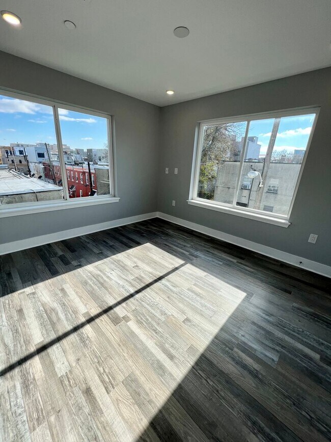 Building Photo - 623 N 36th St