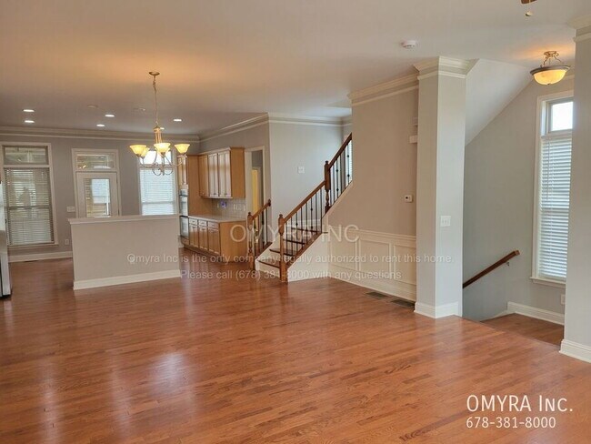 Building Photo - Luxurious 3 Bedroom Townhouse in Atlanta!