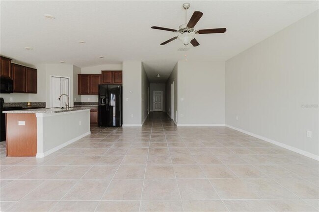 Building Photo - 304 Cascade Bend Dr