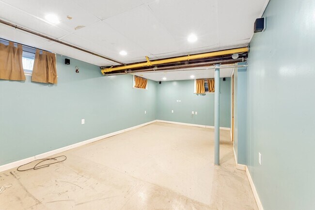 Building Photo - 153 Stimson St