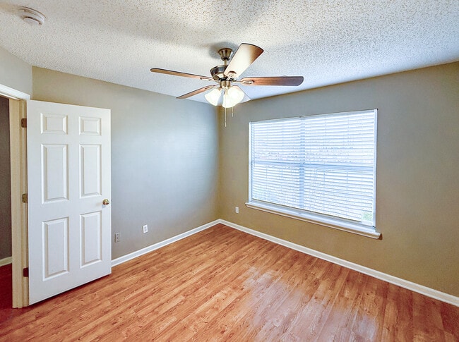 Building Photo - 24 Winchester Ct