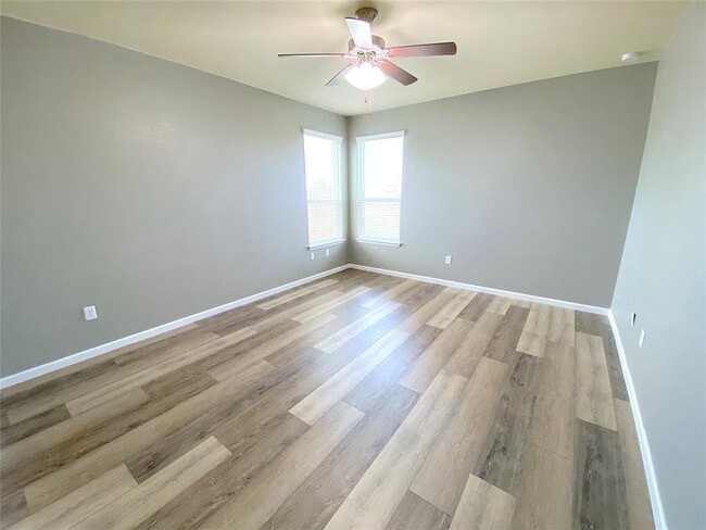 Building Photo - 122 Liard River Rd