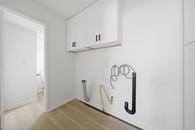 Building Photo - 1172 N Shattuck St