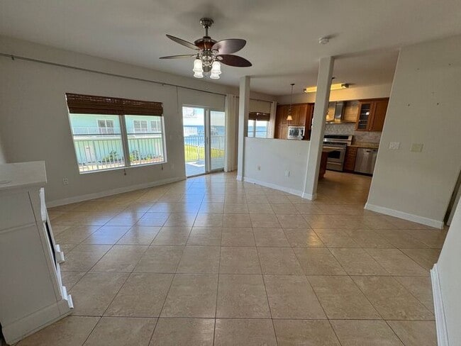 Building Photo - Gulf Breeze - Sea View Pines - 3 bedroom, 2.5 bathroom - Waterfront