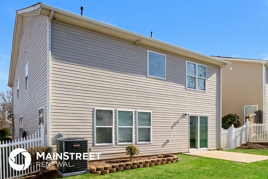 Building Photo - 2013 Double Cedar Dr