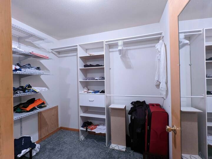 Building Photo - 3841 Ridgeway Ave