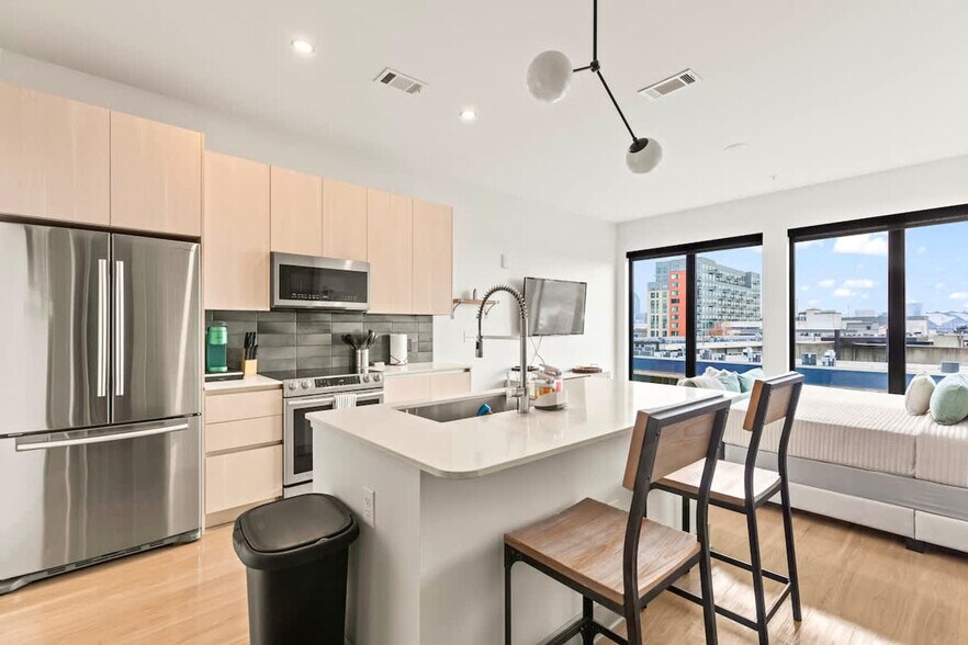 Building Photo - 777 11th St NW