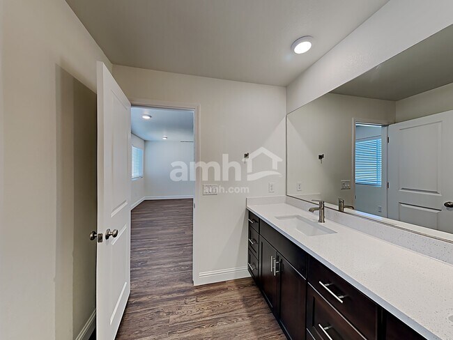 Building Photo - 704 Sienna Rising Drive