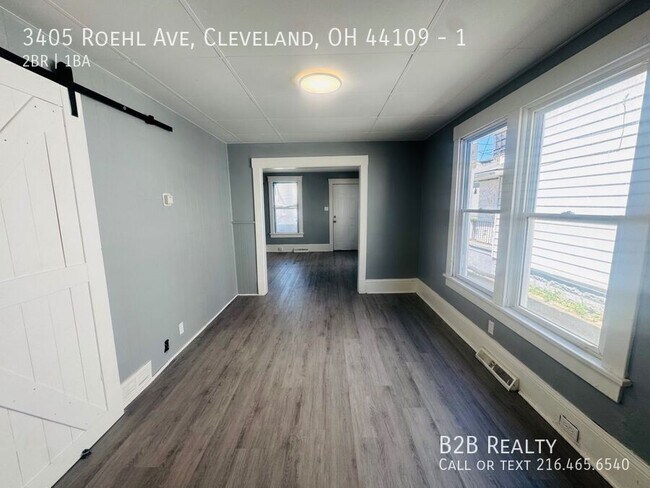 Building Photo - 3405 Roehl Ave