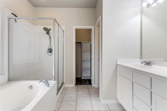 Building Photo - 2605 Silver Hill Dr