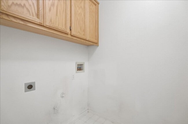 Building Photo - 374 Coventry Cir