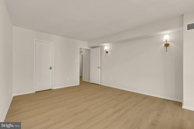 Building Photo - 4620 N Park Ave