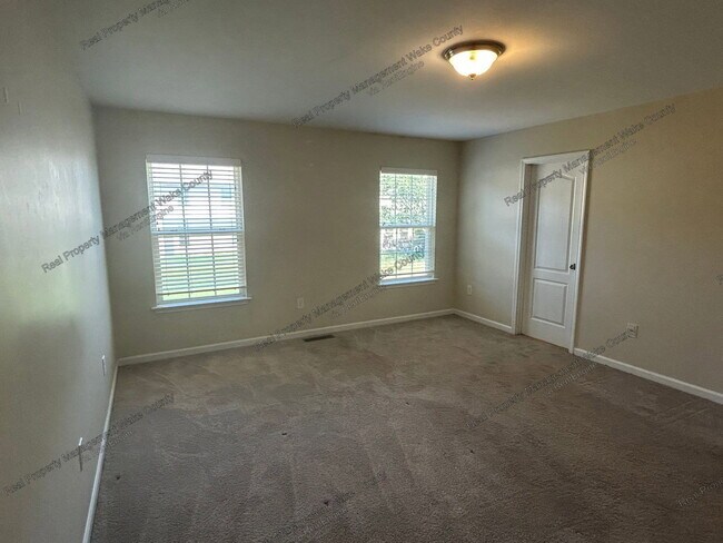 Building Photo - 1331 Lombar St