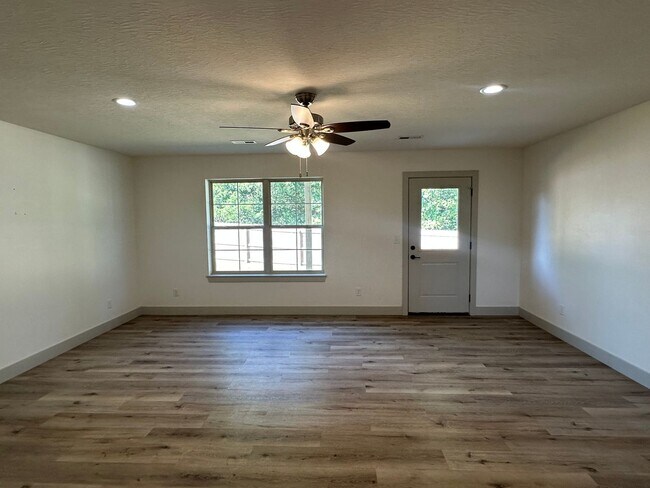 Building Photo - Now LEASING in Summit Pass! Available May 18, 2026!