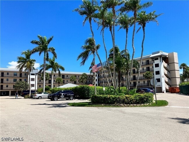 Building Photo - 807 River Point Dr