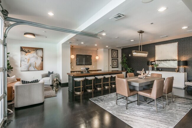 Building Photo - 419 Liberty Pike