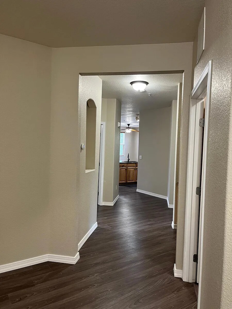 Building Photo - 15455 Canyon Rim Dr