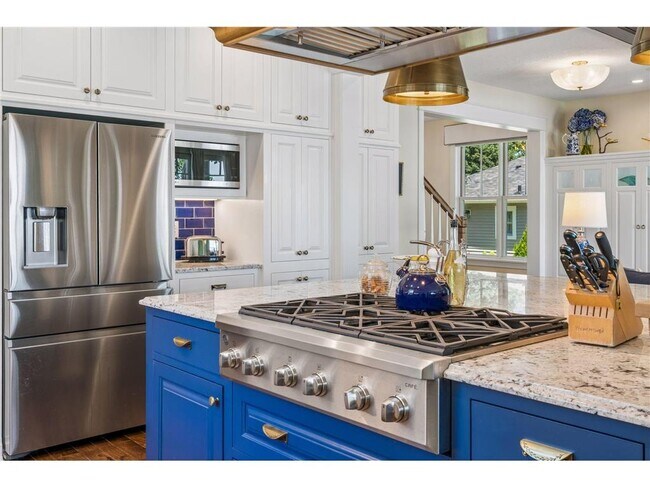 Building Photo - 4941 Island View Dr
