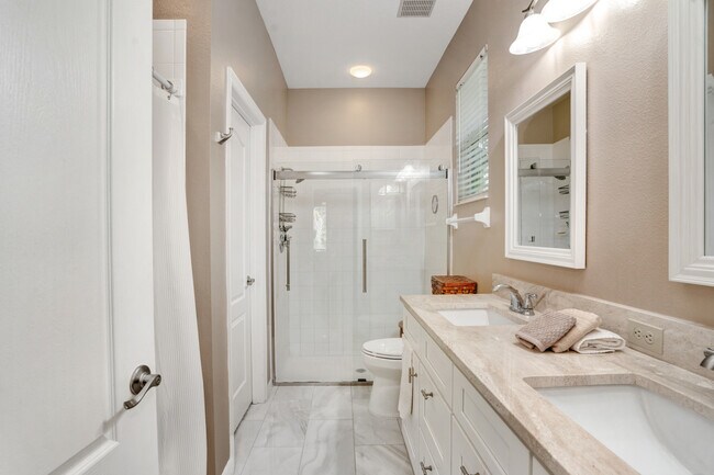 Building Photo - 8982 Founders Cir