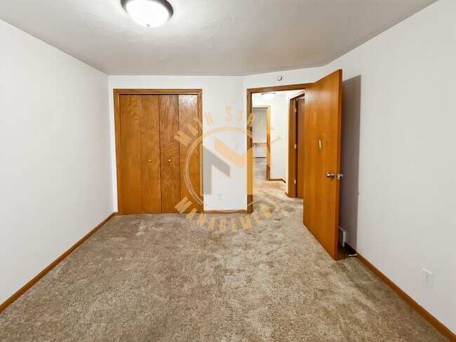 Building Photo - 466 S Good Hope Rd
