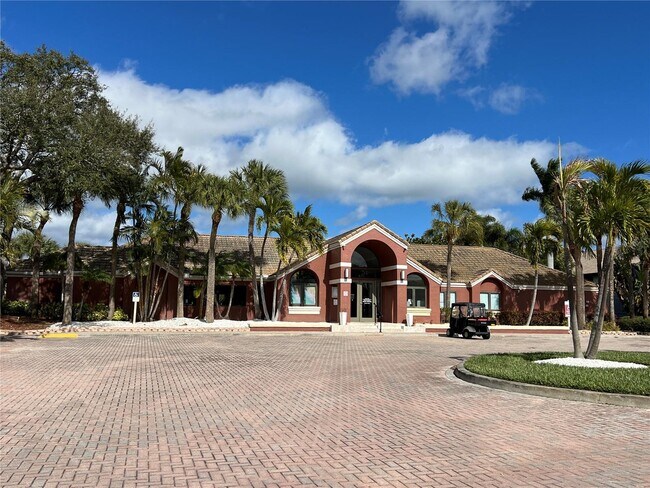 Building Photo - 10265 Gandy Blvd N