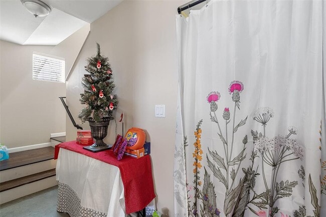 Building Photo - 3504 Speedway