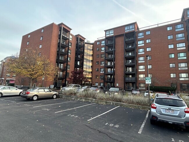 Building Photo - 60 Rantoul St