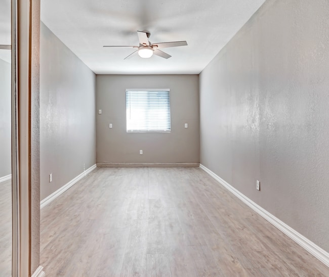 Building Photo - 6682 Ventura Ct