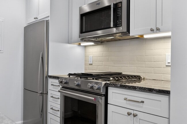 Building Photo - 17 Bowdoin St