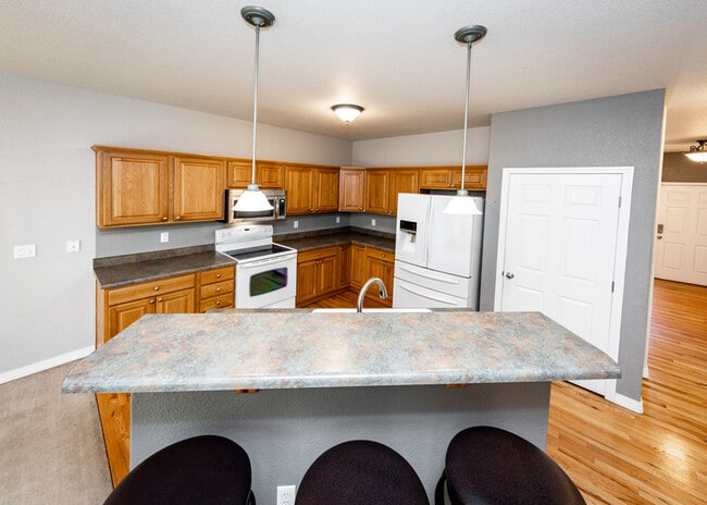 Building Photo - 5607 University Village View