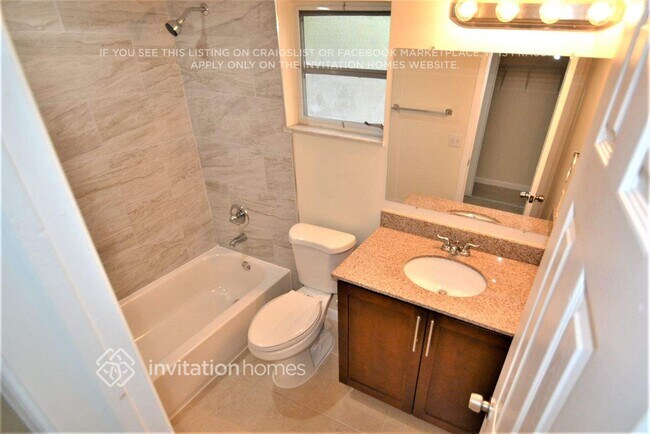 Building Photo - 3339 NW 69th Ct
