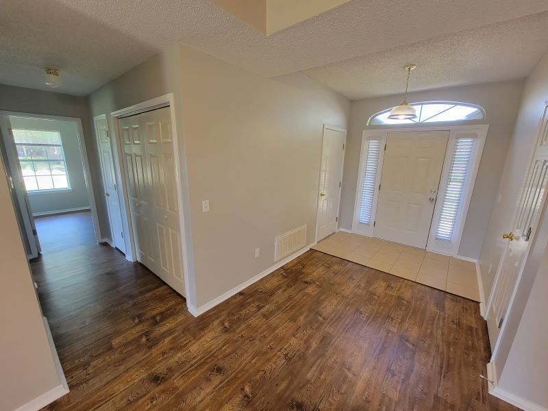 Building Photo - 1010 S Liberty Dr