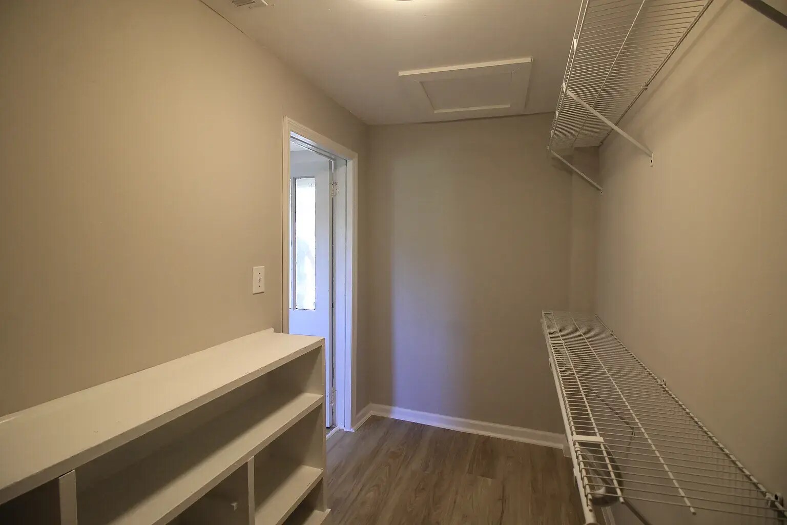 Building Photo - 102 Dale Ave