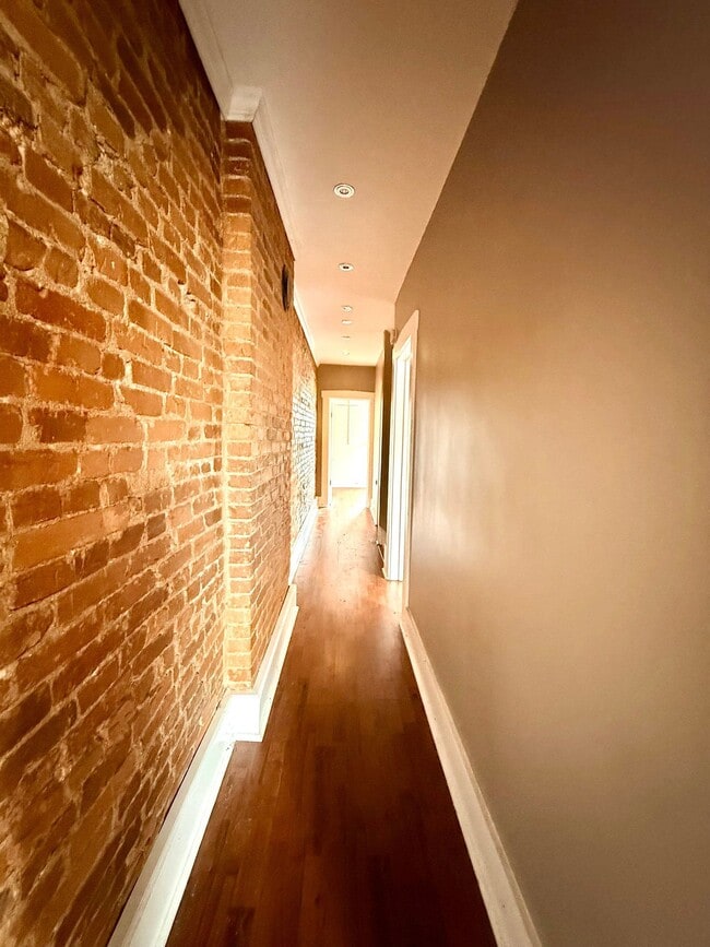 Building Photo - 412 W Frederick St