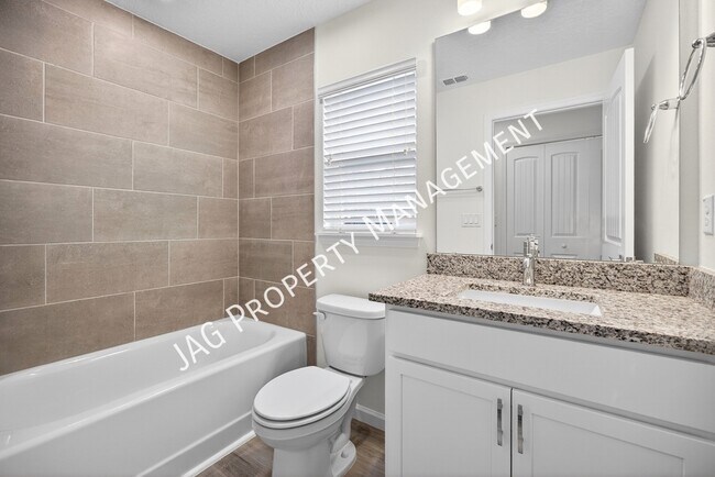 Building Photo - 615 Chaloupe St SE