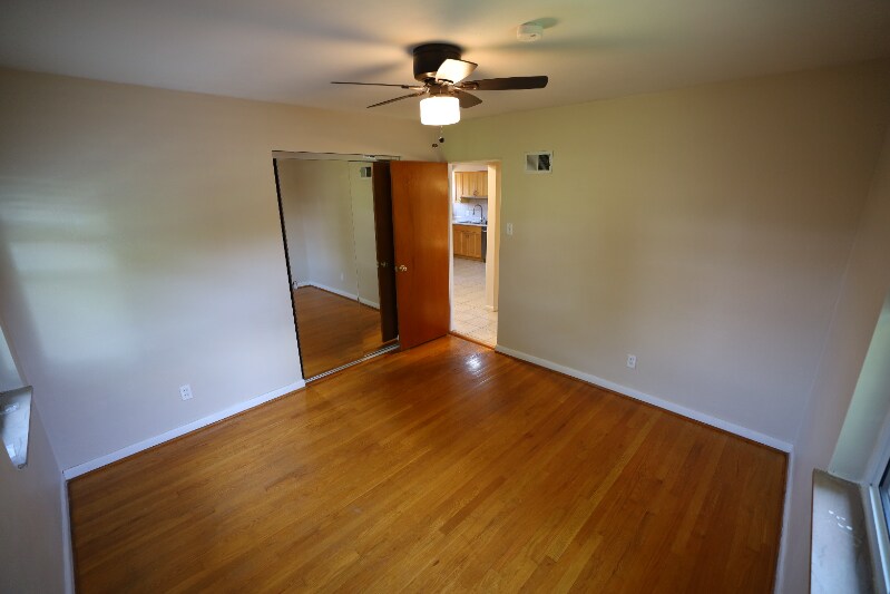 Building Photo - 1041 Martha Ln