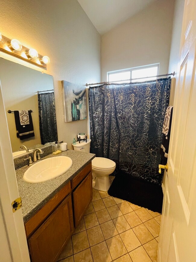 Building Photo - 29613 Via Sonroseo