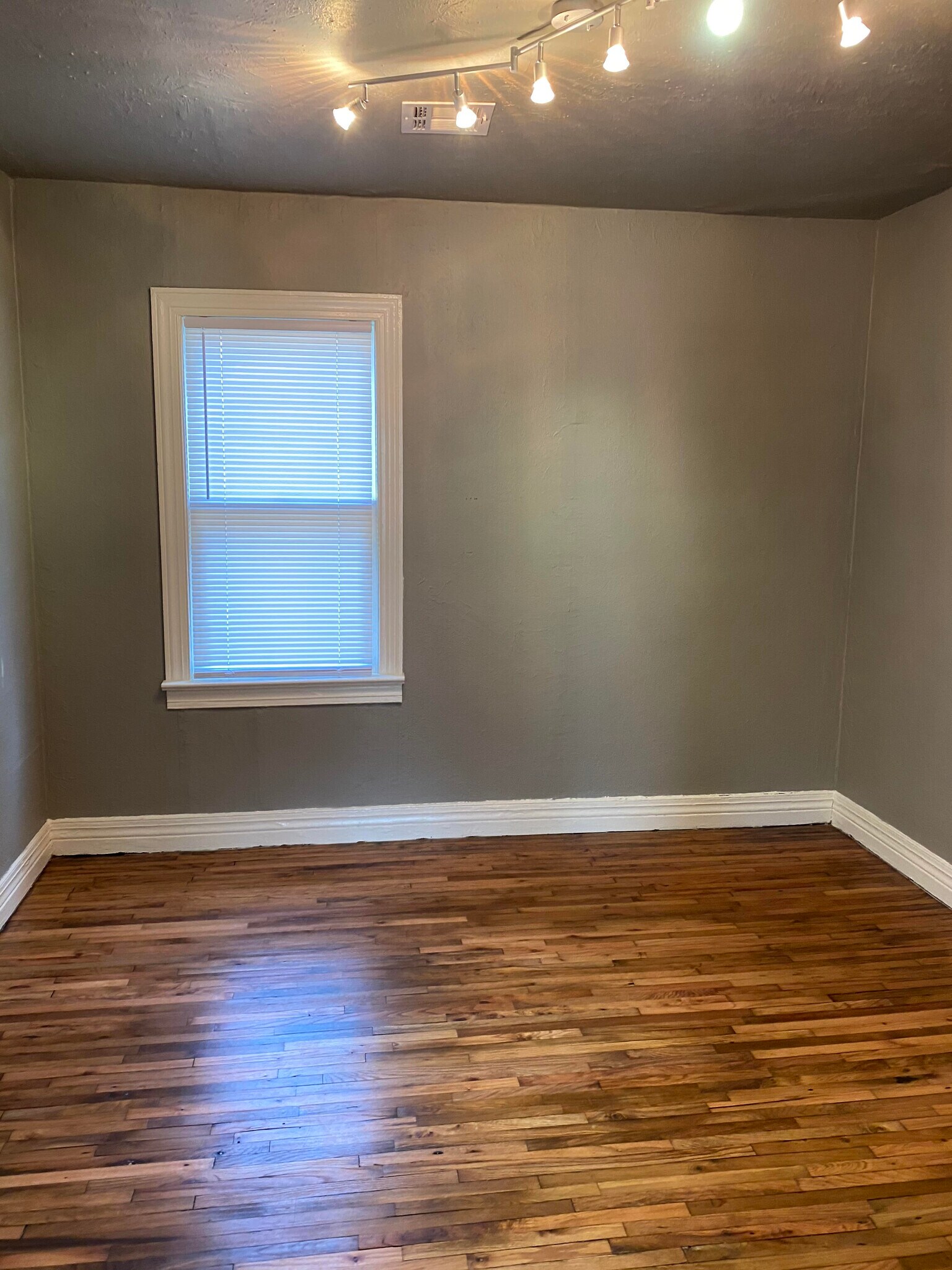 Building Photo - 164 S 36th West Ave