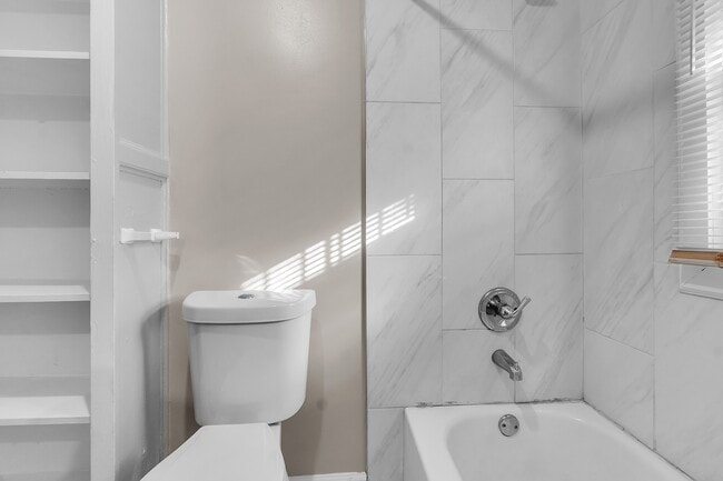 Building Photo - 481 Marianna St