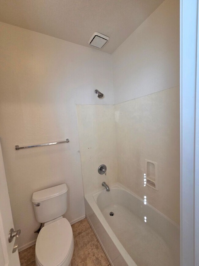 Building Photo - Beautiful 4 Bed/2 Bath in Goodyear!