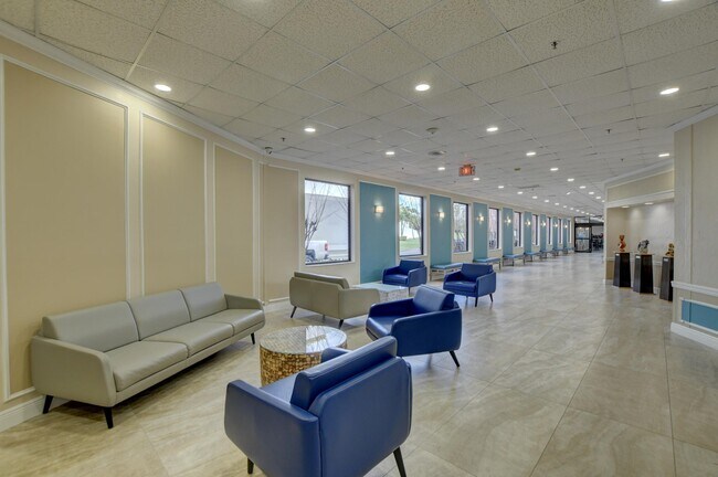 Building Photo - 163 Lyndhurst L