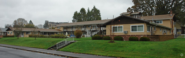 Primary Photo - Fountain Court