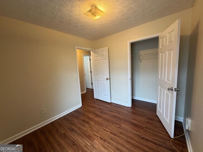 Building Photo - 5196 Tew Ln SW