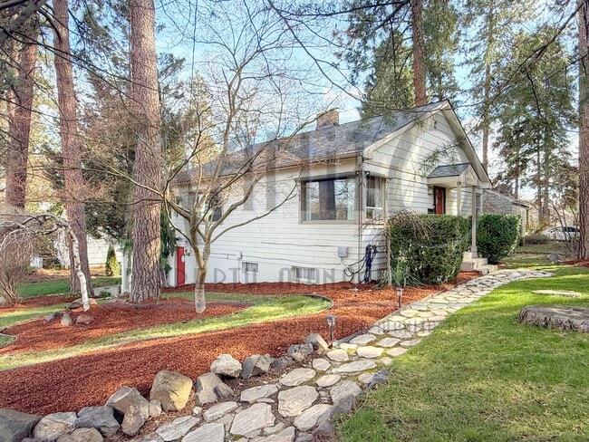 Building Photo - Beautiful Home Near Perry District