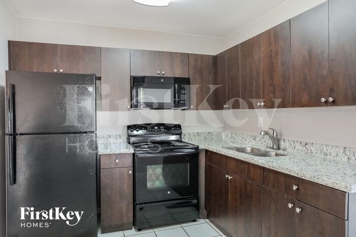 Building Photo - 16310 SW 100th Ct